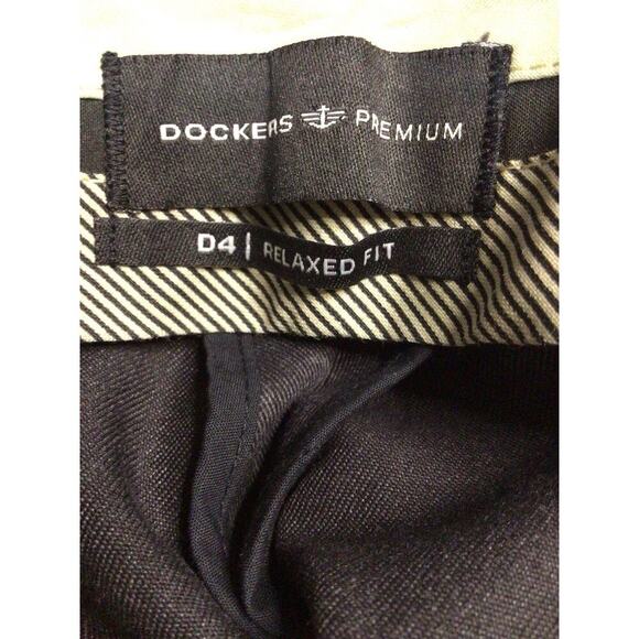 Dockers Pants Men 42x32 Gray D4 Relaxed Fit Cotton Never Iron Khaki Flat Front - Picture 3 of 7